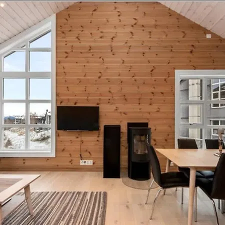 Lejlighed Penthouse With Four Bedrooms And Two Living Rooms! Stranda (More og Romsdal)
